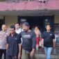 Pelaku pembacokan nenek di Bermi saat berada di Polsek Krucil.