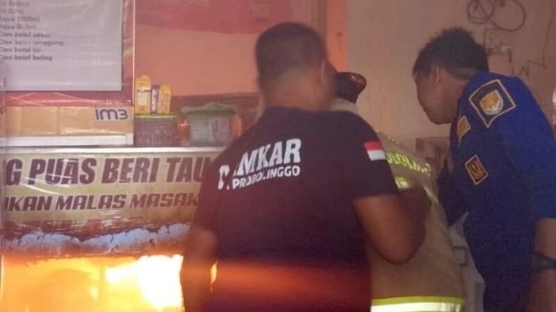 Rumah makan Padang terbakar.