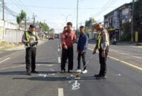 Kecelakaan tragis terjadi di Jalan Raya Malang-Surabaya.